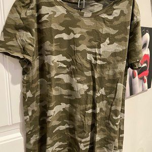Pink Green Camo short sleeve top med